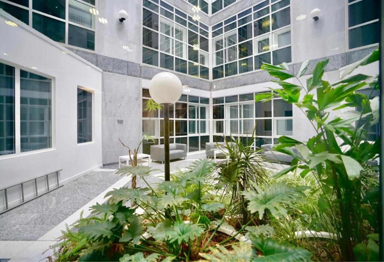 Bayard Apartments - 2 Bed Apartment Contractors Welcome ピーターバラ エクステリア 写真